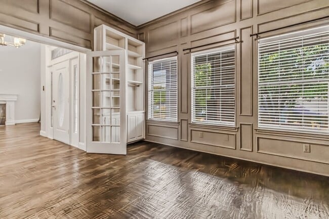 Building Photo - 102 Pebble Beach Dr