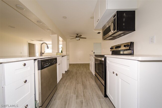 Building Photo - 4330 Deleon St