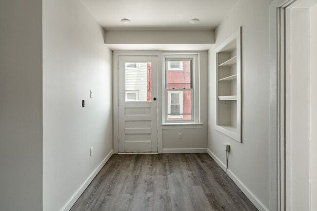 Building Photo - 324-326 Darby Rd-1R