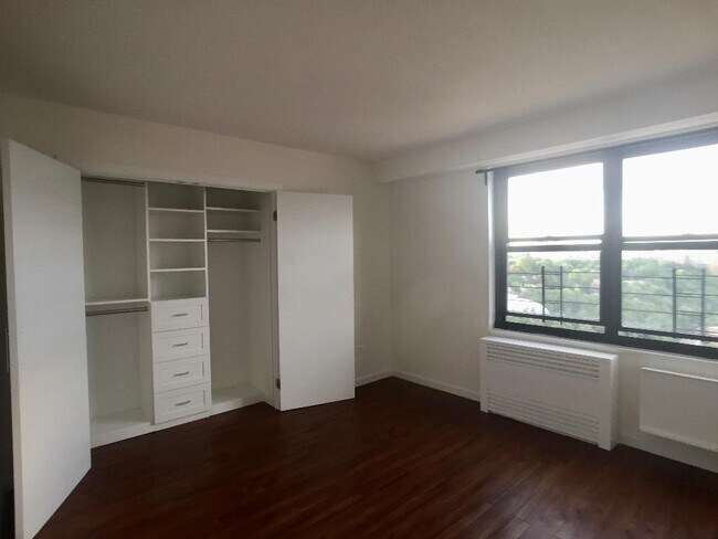 Building Photo - 150 West 225th Street