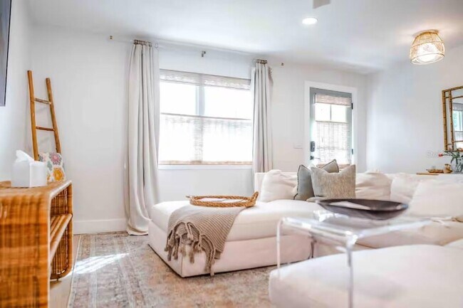 Building Photo - 2433 Lydia Way