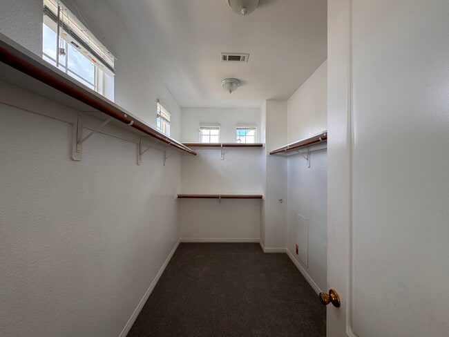 Building Photo - 5910 Tandil Way