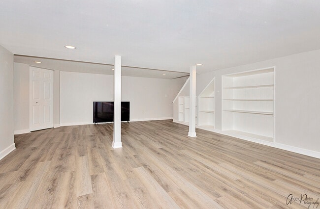 Building Photo - 1229 Thorndale Ln
