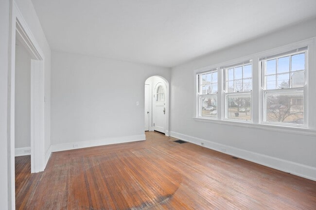 Building Photo - HYDE PARK -Move In This Week, Get $500 Bac...