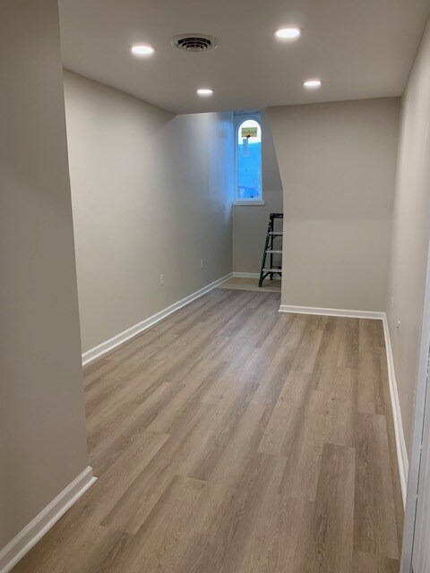 Building Photo - 732 W 3rd St