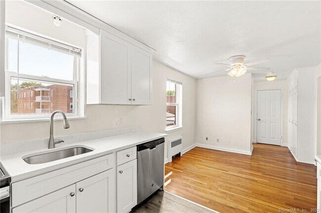 Building Photo - 30 Arnold Way