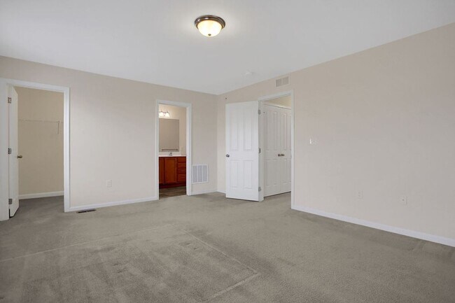 Building Photo - 5175 Winthrop Ave