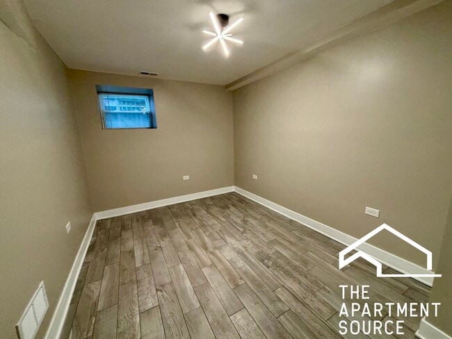 Building Photo - 3301 N Harding Ave