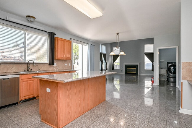 Building Photo - 5495 Chapel Hill