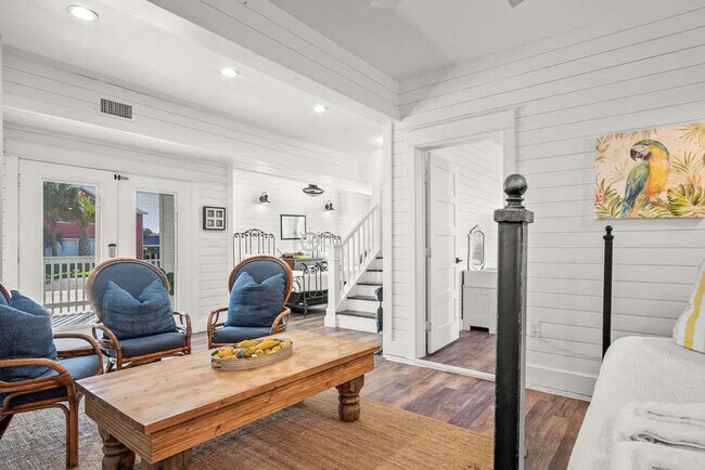 Building Photo - 707 Parkplace-SI ID1036727P