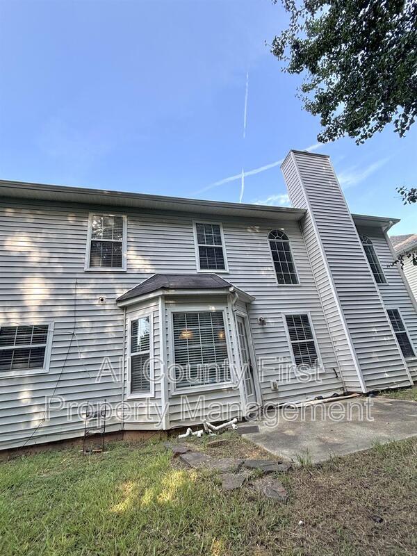 Building Photo - 4504 Carriage Park Dr
