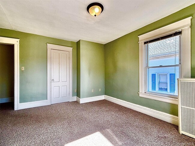 Building Photo - 9 Parker Ave