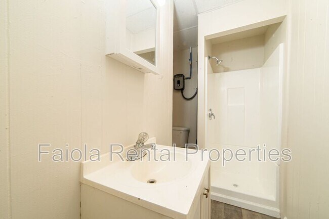 Building Photo - 112 N High St