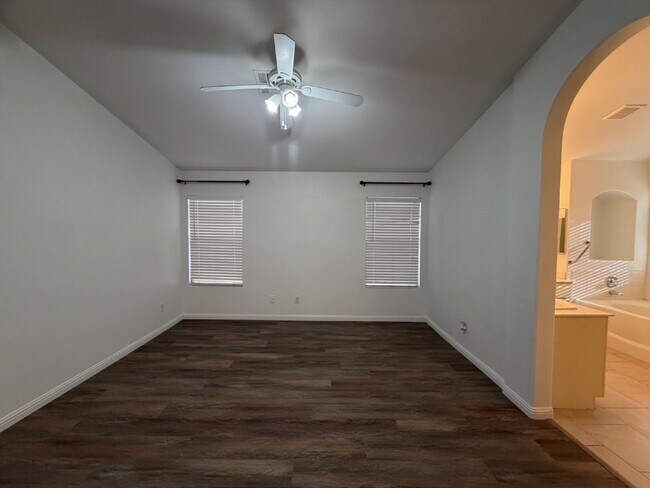 Building Photo - SINGLE-STORY HOME | GATED COMMUNITY | FLEXIBLE FURNISHING OPTIONS I 4 Bedroom Home with Private B...