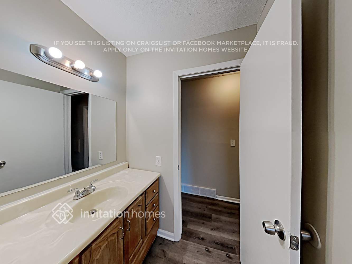 Building Photo - 224 Oak Park Dr NE