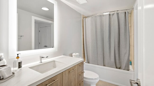 Building Photo - 815 V St NW