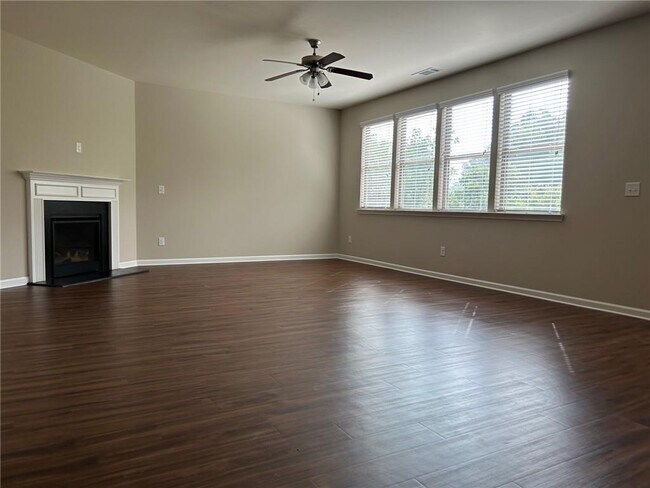 Building Photo - 5315 Mirror Lake Dr