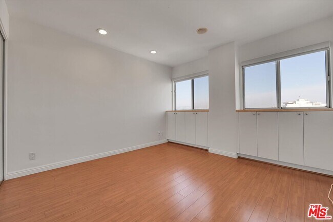 Building Photo - 10701 Wilshire Blvd