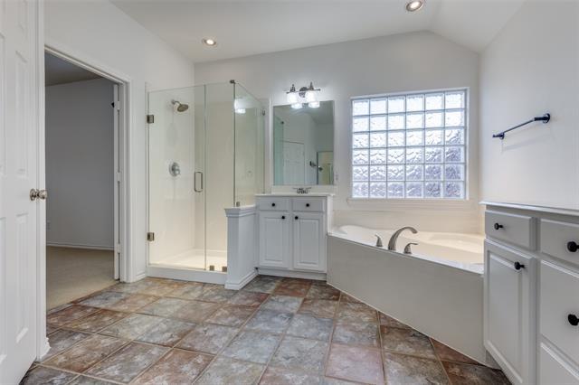 Building Photo - 8 Bear Run Cir