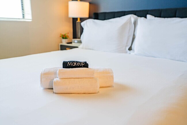 Building Photo - 333 E Roosevelt St