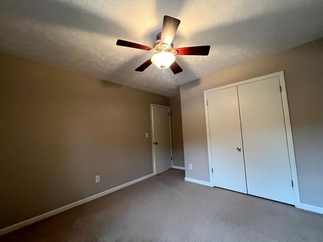 Building Photo - 1233 Wilderness Dr