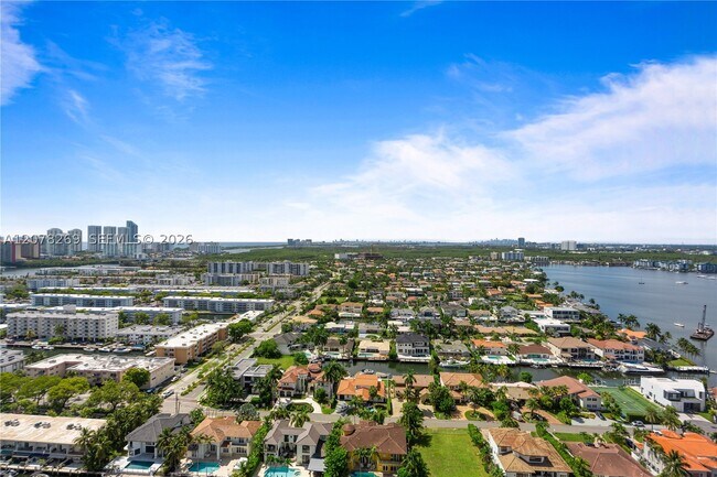 Building Photo - 1000 W Island Blvd