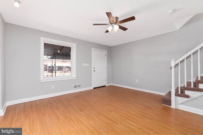 Building Photo - 114 Riverthorn Rd
