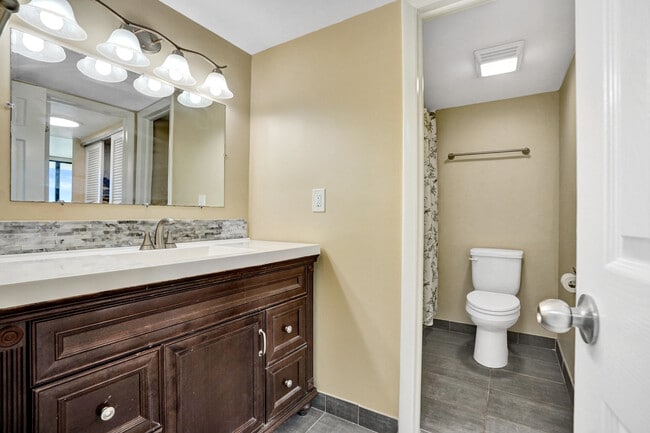 Building Photo - 3590 S Ocean Blvd