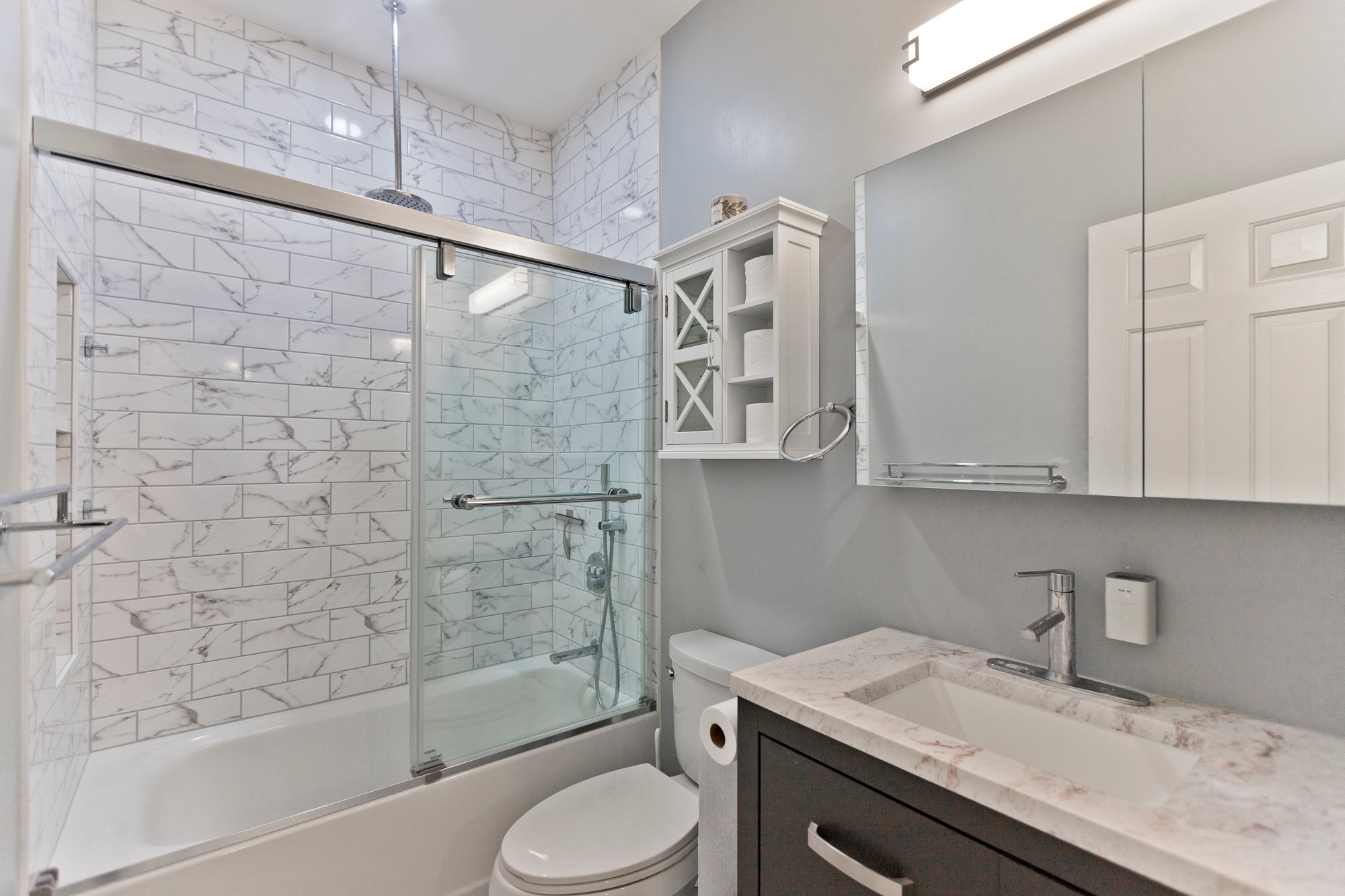 Building Photo - 1332 N Burling St