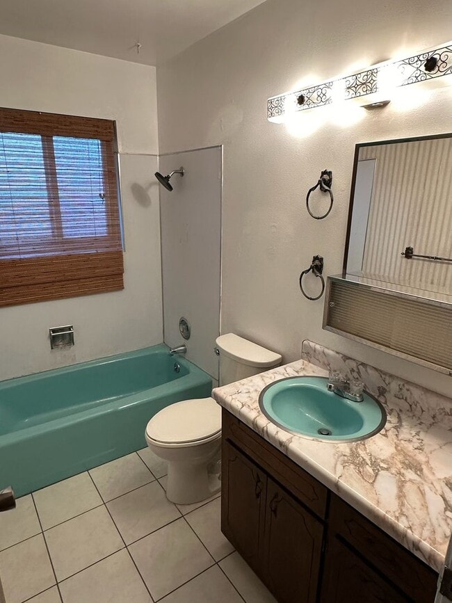 Building Photo - 1434 W Monte Vista Ave