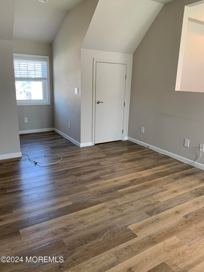 Building Photo - 207 Brinley Ave