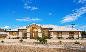 Building Photo - Spacious Apple Valley Home with RV Parking & Desert Views