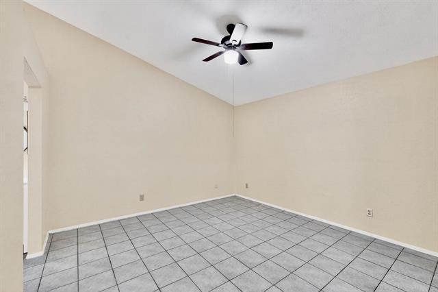 Building Photo - 2426 Sutton Dr