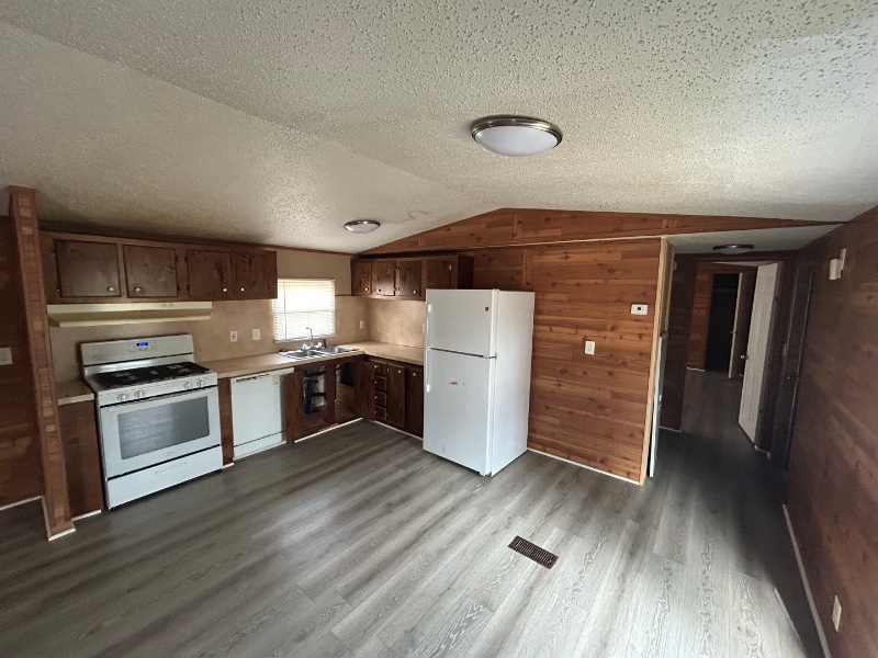 Building Photo - 2060 Deborah Ln