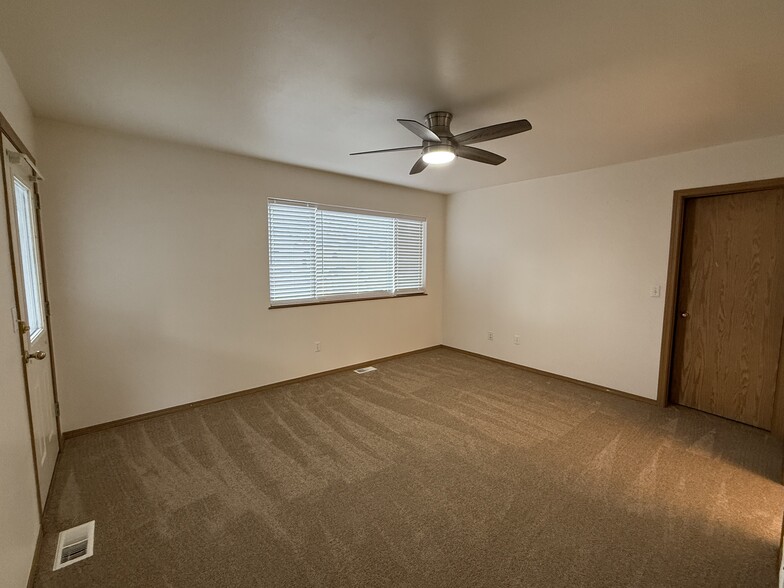 Master Bedroom - 8555 Cross Pointe Loop