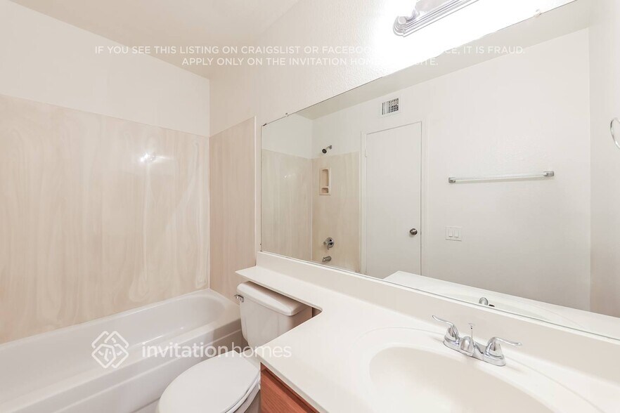 Building Photo - 8249 W Dreyfus Dr