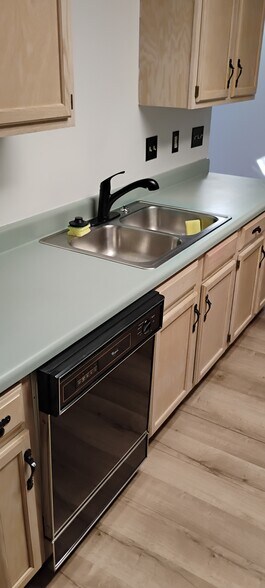 Building Photo - 101 Raintree Dr