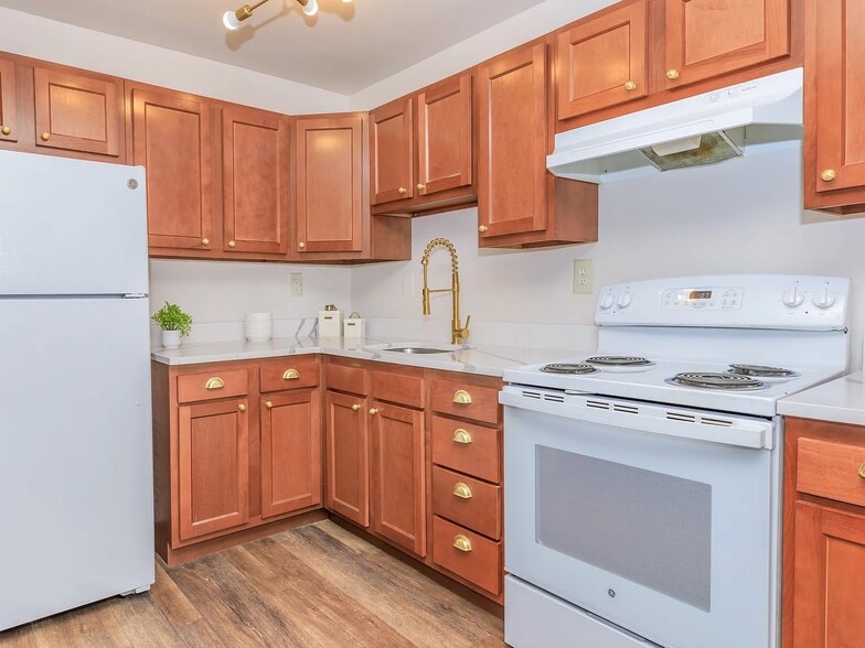 Building Photo - 2101 Reamer Dr