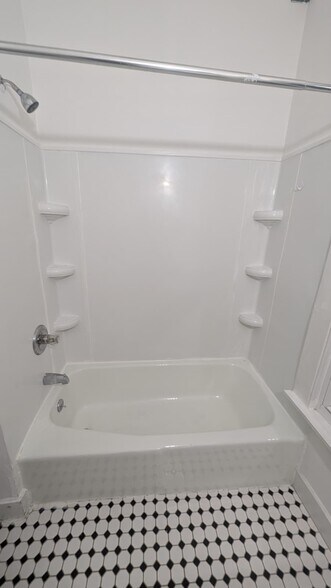 Building Photo - 122 Foster St