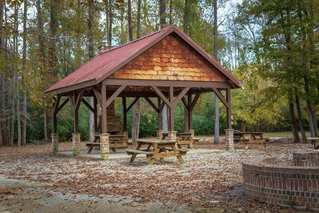Building Photo - 5461 Everlook Cir