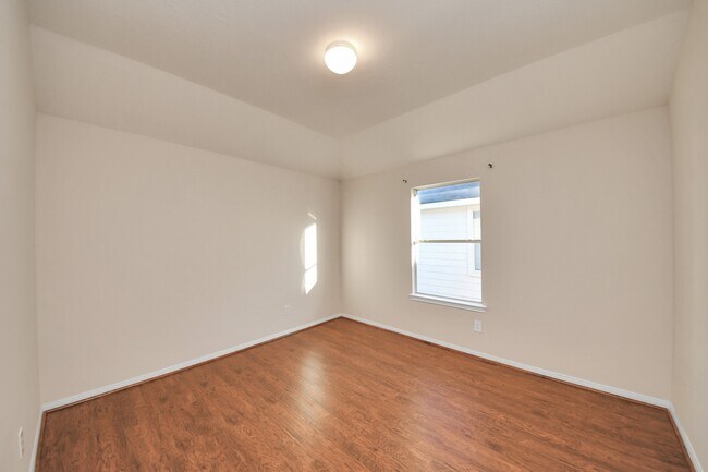 Building Photo - 822 Glen Abbey Dr