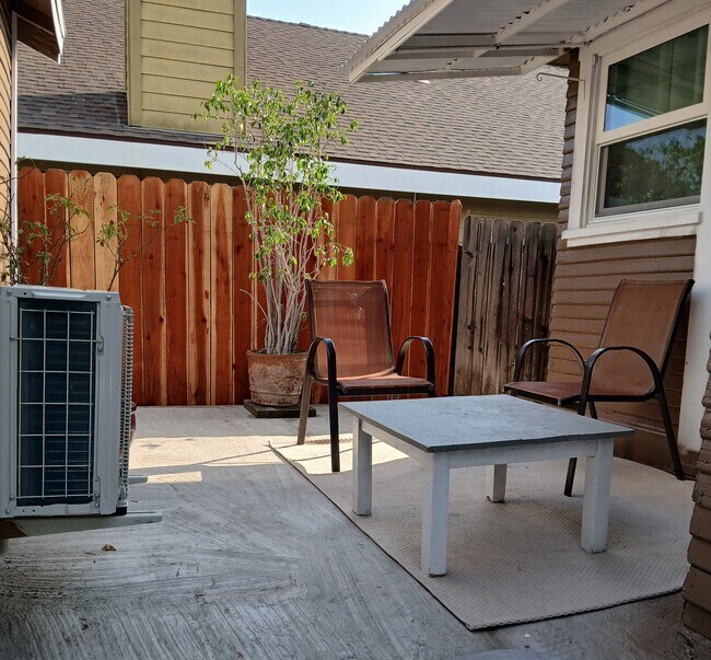 Private back patio - 1184 Wesley Ave