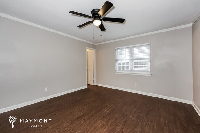 Building Photo - 709 Lawndale Dr