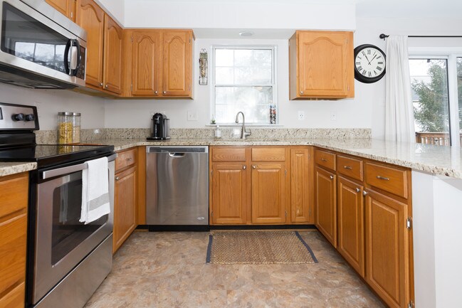 Building Photo - 707 Lions Gate Ln