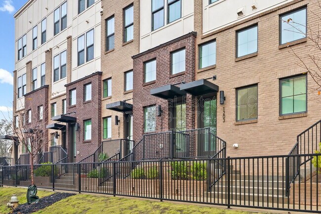 Primary Photo - 201 New St