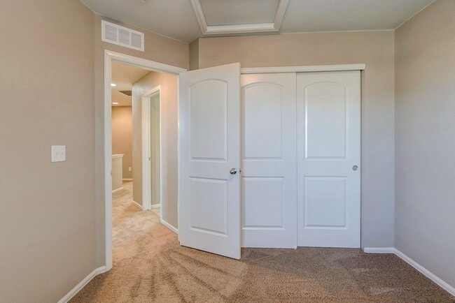 Building Photo - 5 bedroom single family home in Castle Rock.