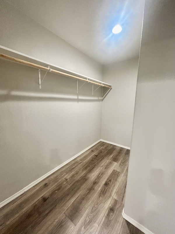 Building Photo - 8446 Sunrise Way