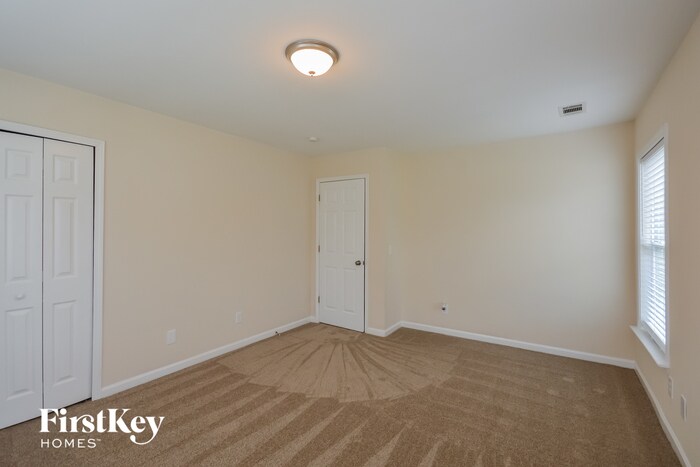 Building Photo - 30 Wellstone Pl