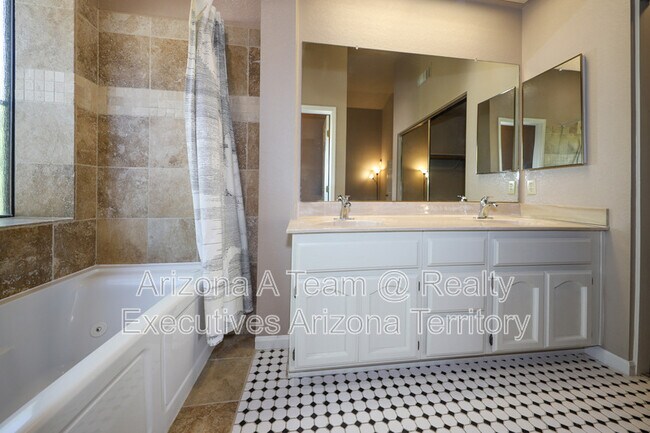 Building Photo - 7847 E Marquise Dr