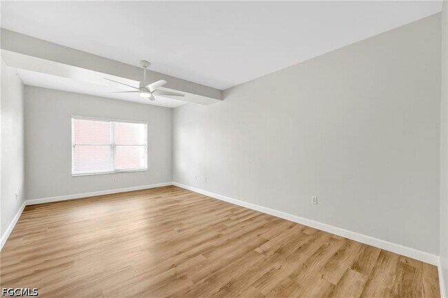 Building Photo - 14819 Laguna Dr